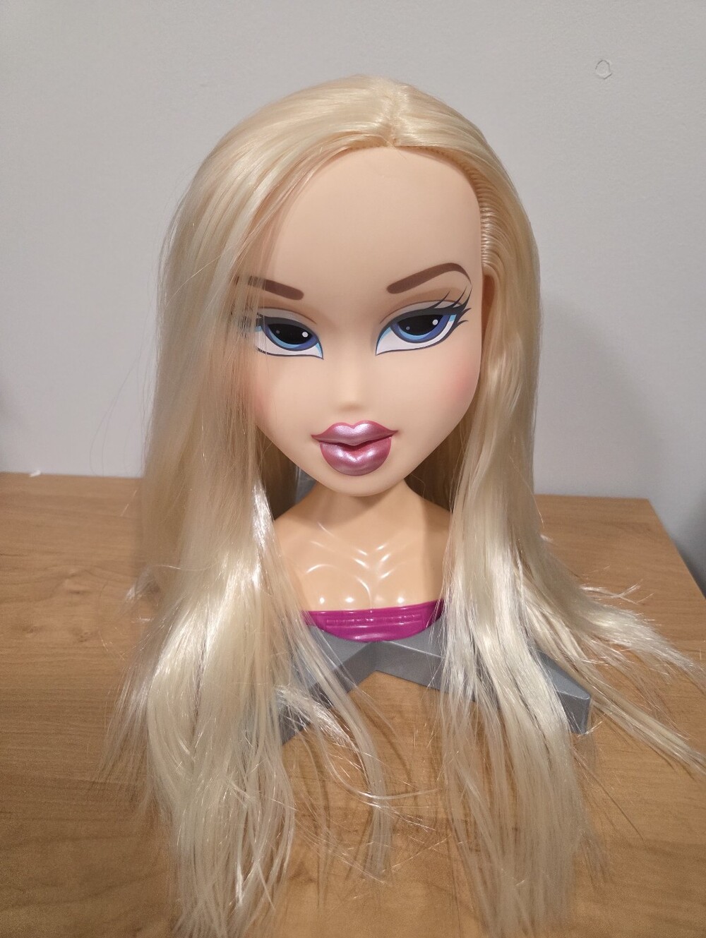 bratz cloe funky fashion styling head